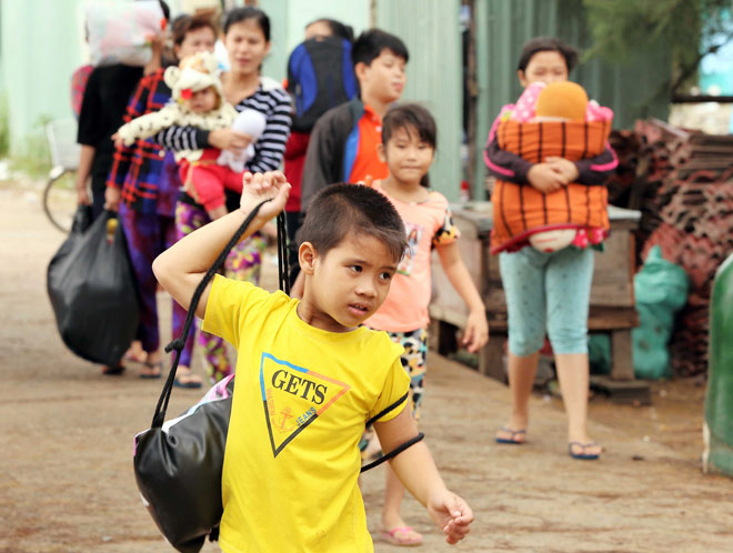 Bão Trâu Mộng thành nghé con, người SG cười tươi trở về nhà